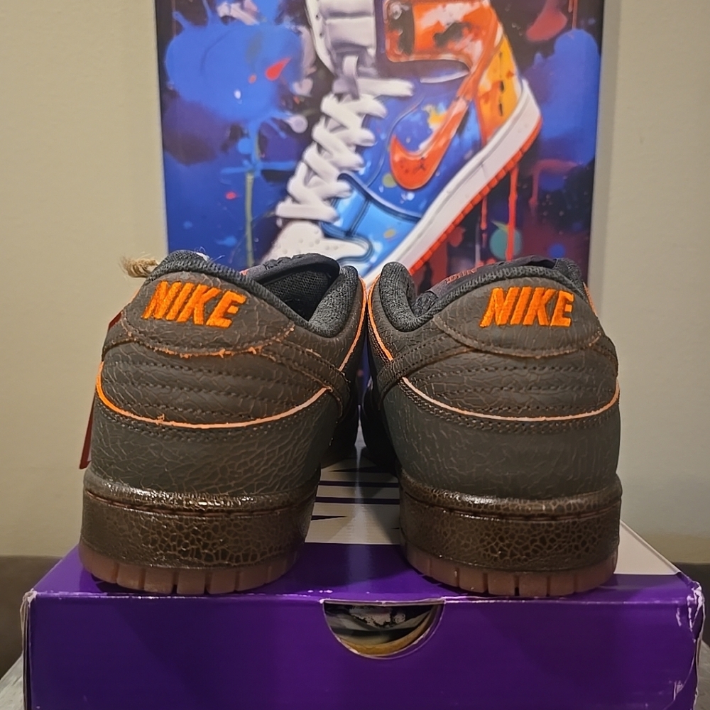 Nike Dunk SB Low Krampus - Picture 4 of 7